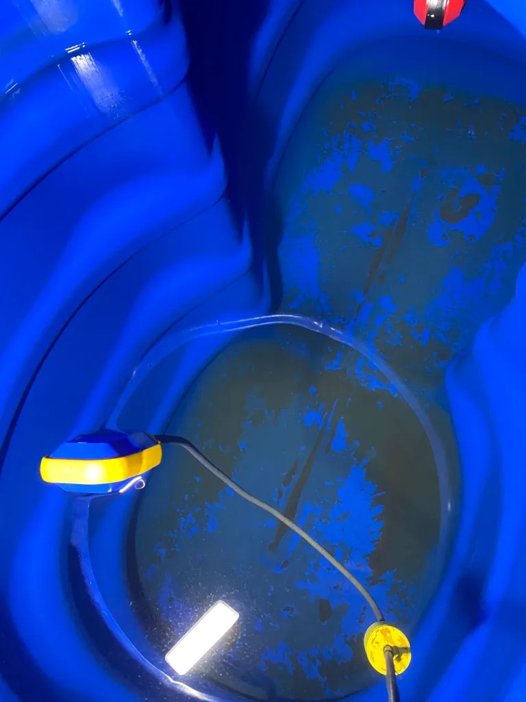 Técnico realizando análisis de control de Legionella